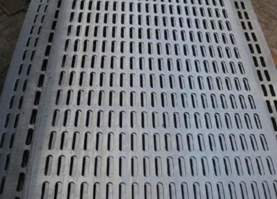 Güçlü Dayanıklı Perforated Mesh Plate 0,5 mm'den 20 mm'ye kadar kalınlıkta 0,50 mm'den 90 mm'ye kadar açıklıkta